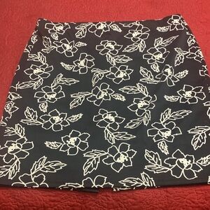 NYCC Black & White Stretch Slimming Body Hugging PreOwned Skirt Size XL See pics